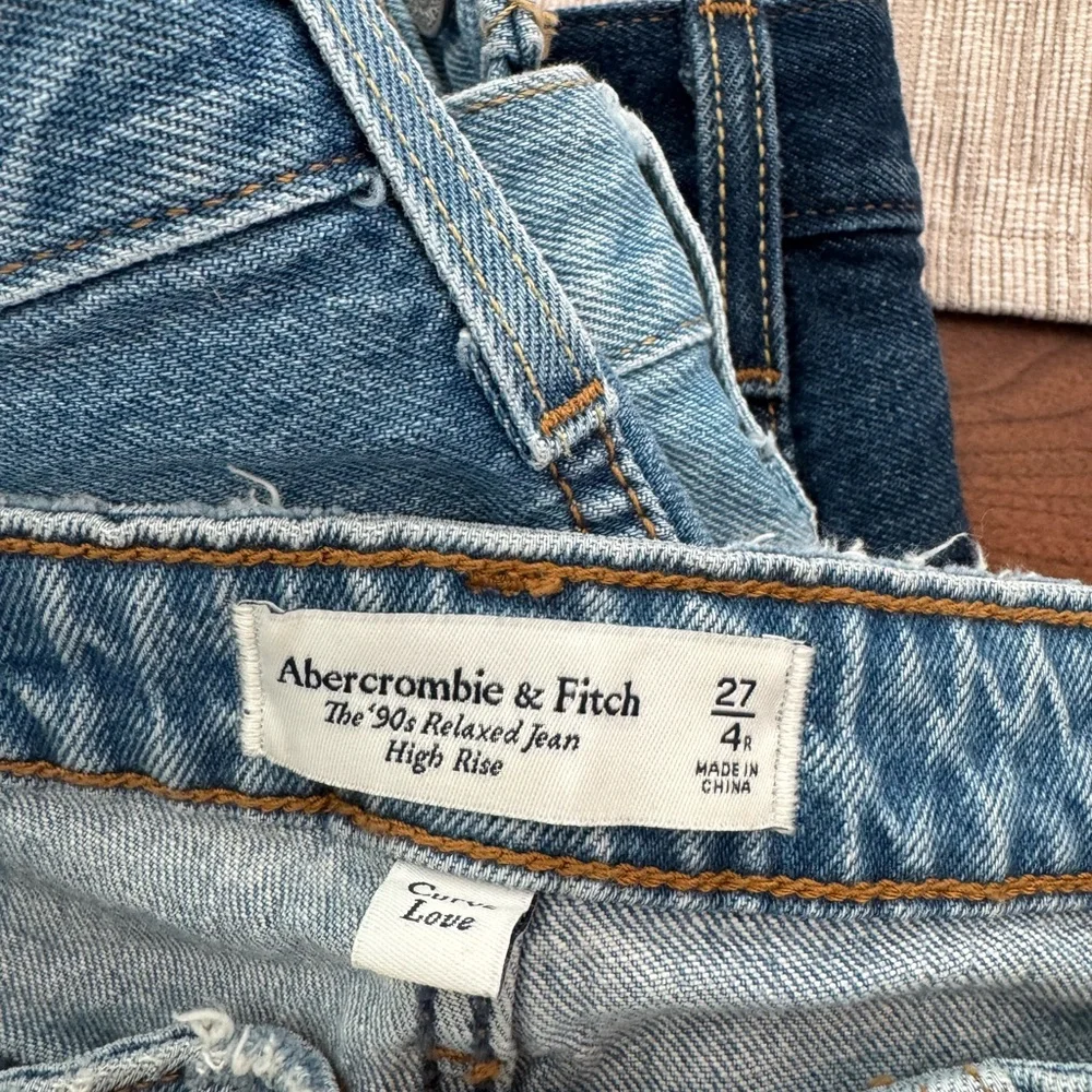 Abercrombie & Fitch The 90’s Relaxed Jean High Rise Curve Love - Picture 3 of 3